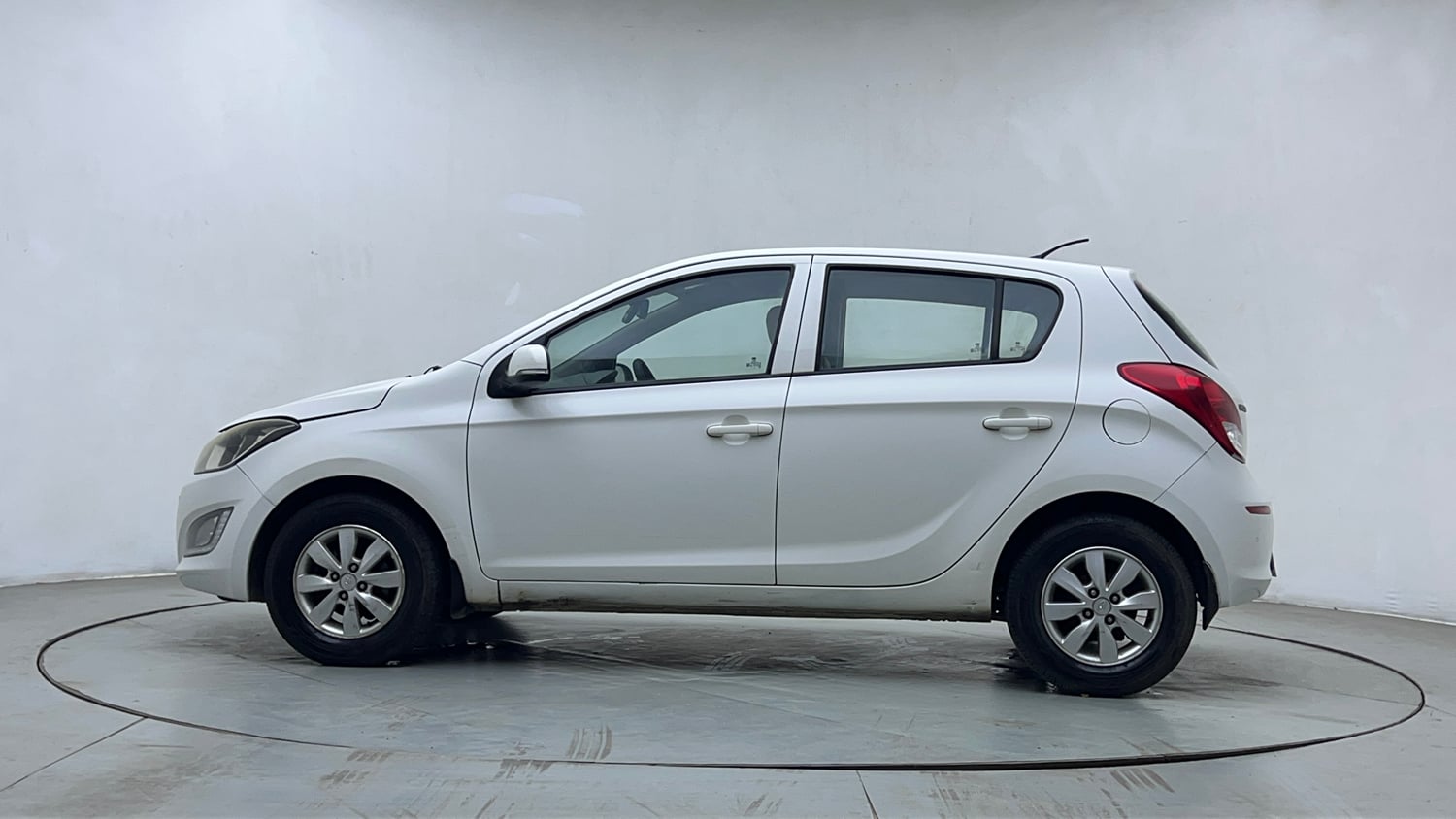 Used 2013 Hyundai i20 Sportz 1.2 Petrol Manual exterior LEFT SIDE VIEW
