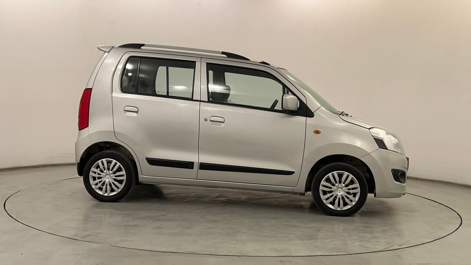 Used 2013 Maruti Suzuki Wagon R VXI Petrol Manual exterior RIGHT SIDE VIEW