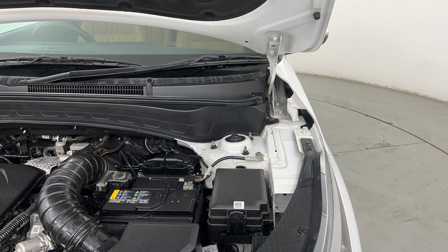 Used 2024 Kia Seltos HTX Plus 1.5 Diesel MT Diesel Manual engine ENGINE LEFT SIDE HINGE & APRON VIEW