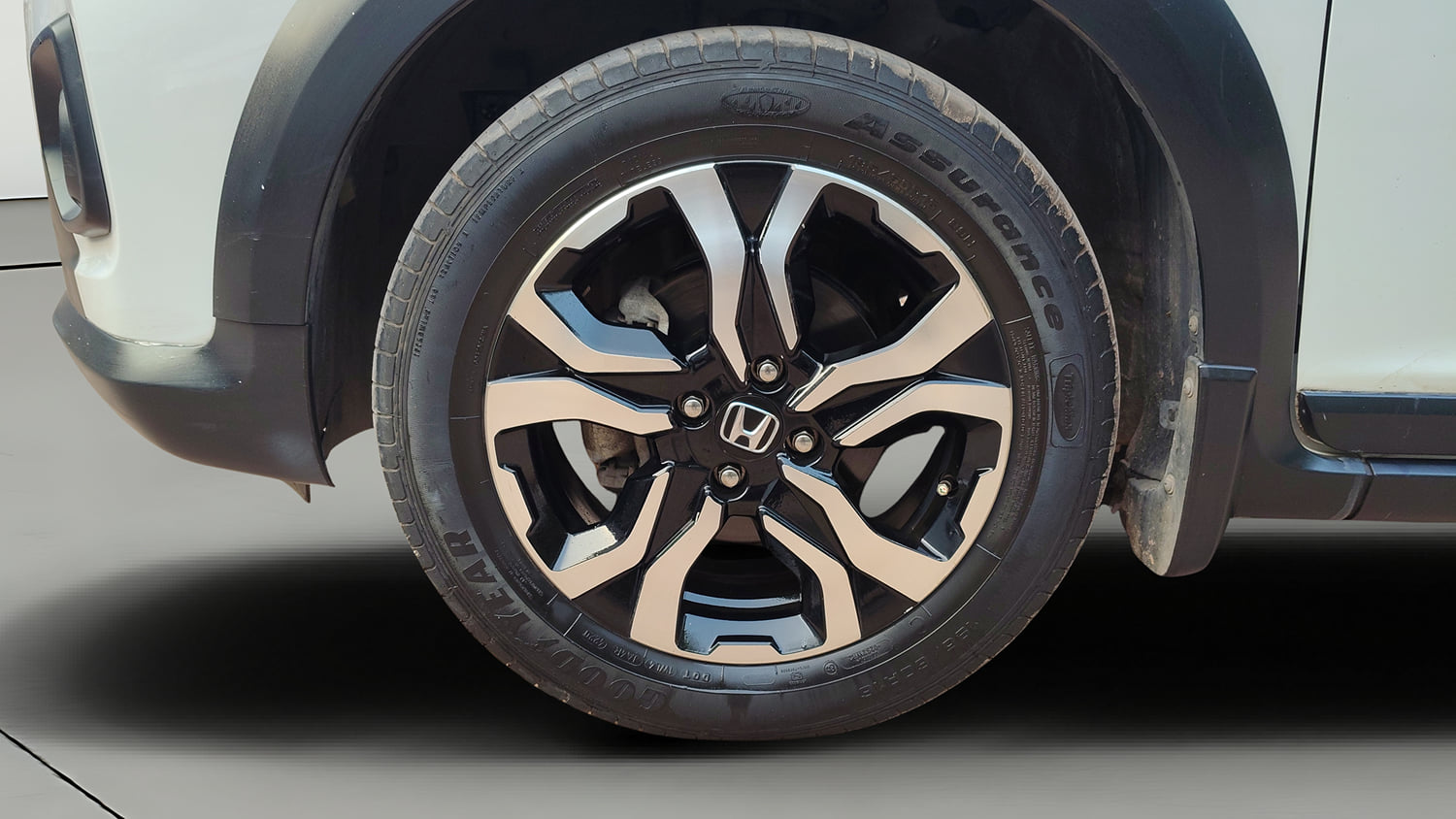 Used 2021 Honda WR-V SV MT Petrol Petrol Manual tyres LEFT FRONT TYRE RIM VIEW