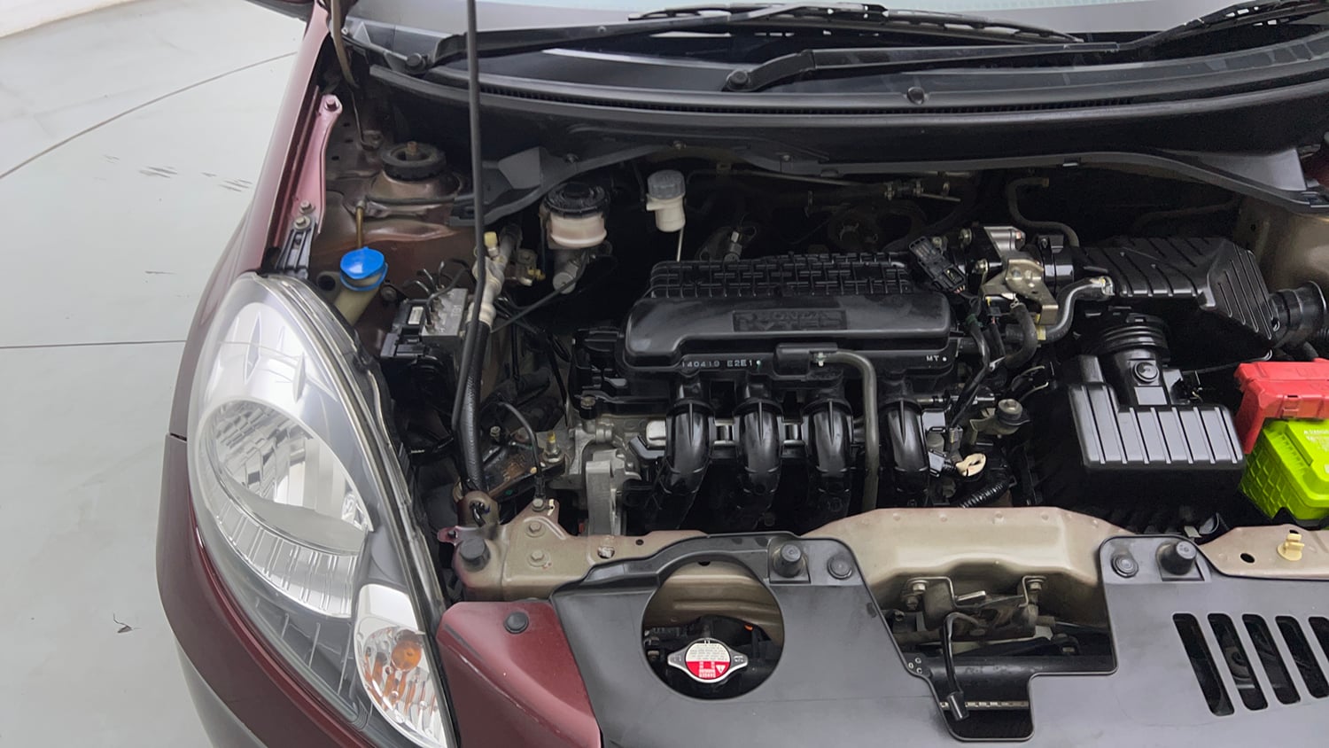 Used 2014 Honda Amaze 1.2 SX i-VTEC Petrol Manual engine ENGINE RIGHT SIDE VIEW