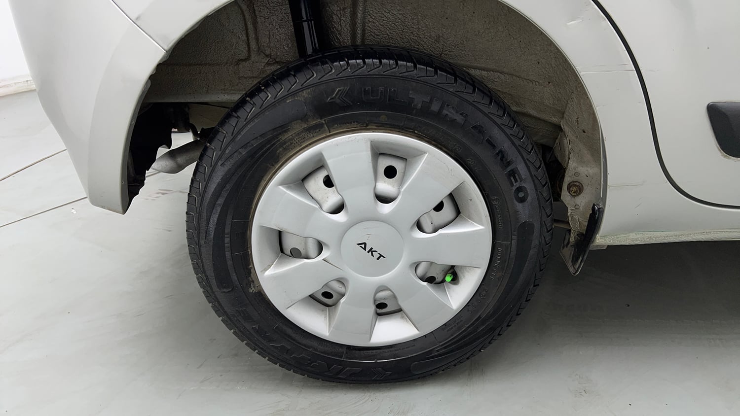 Used 2024 Maruti Suzuki Wagon R LXI 1.0 CNG Cng Manual tyres RIGHT REAR TYRE RIM VIEW