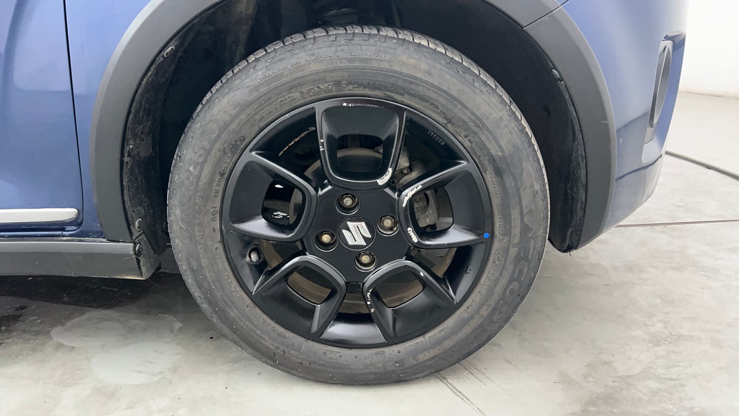 Used 2022 Maruti Suzuki Ignis Zeta 1.2 AMT Petrol Automatic tyres RIGHT FRONT TYRE RIM VIEW