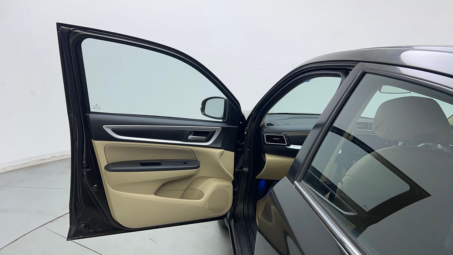 Used 2023 Honda Amaze VX 1.2 Petrol CVT Petrol Automatic interior LEFT FRONT DOOR OPEN VIEW