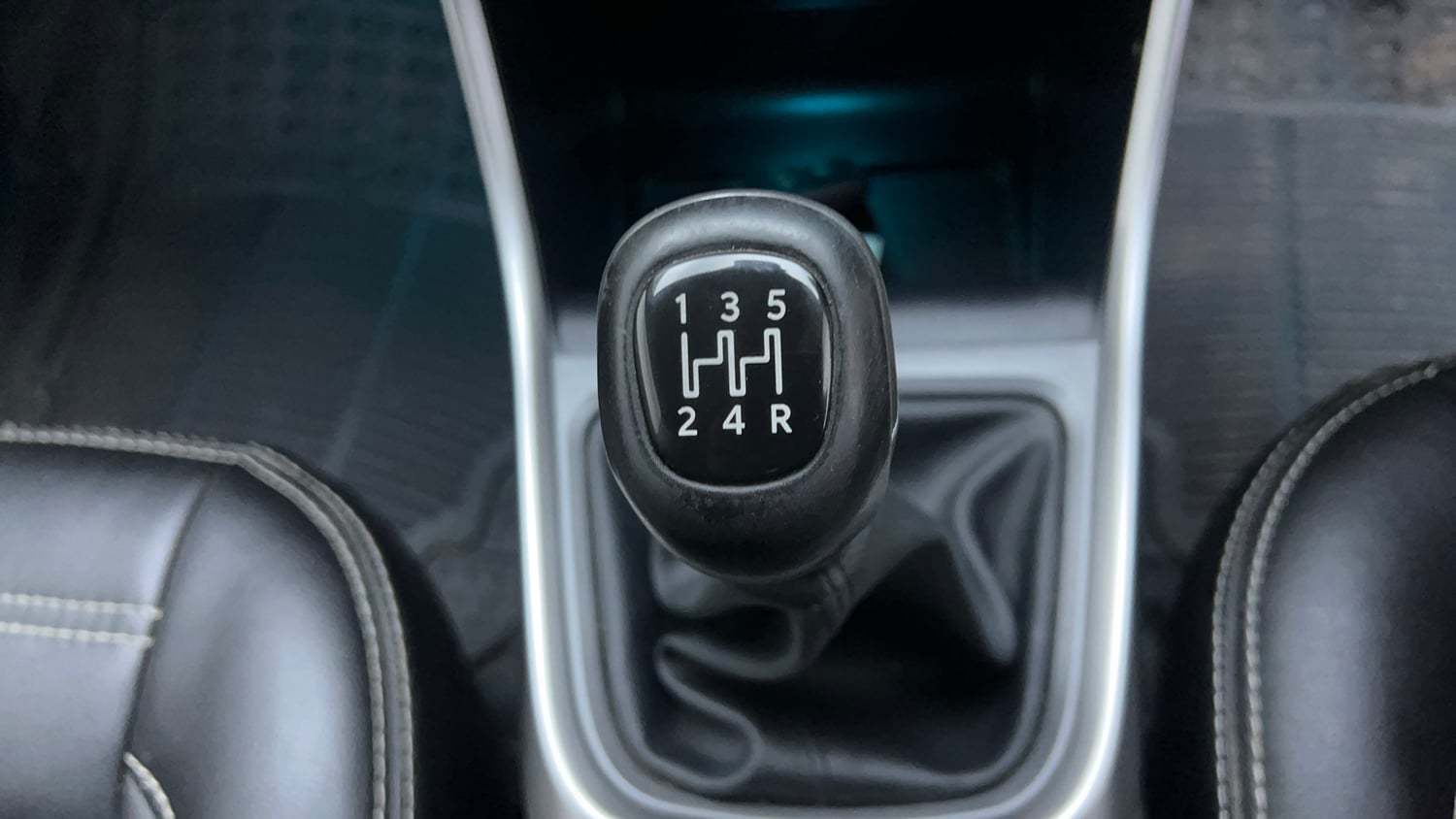Used 2021 Tata Altroz XZ Petrol Petrol Manual interior GEAR  KNOB VIEW