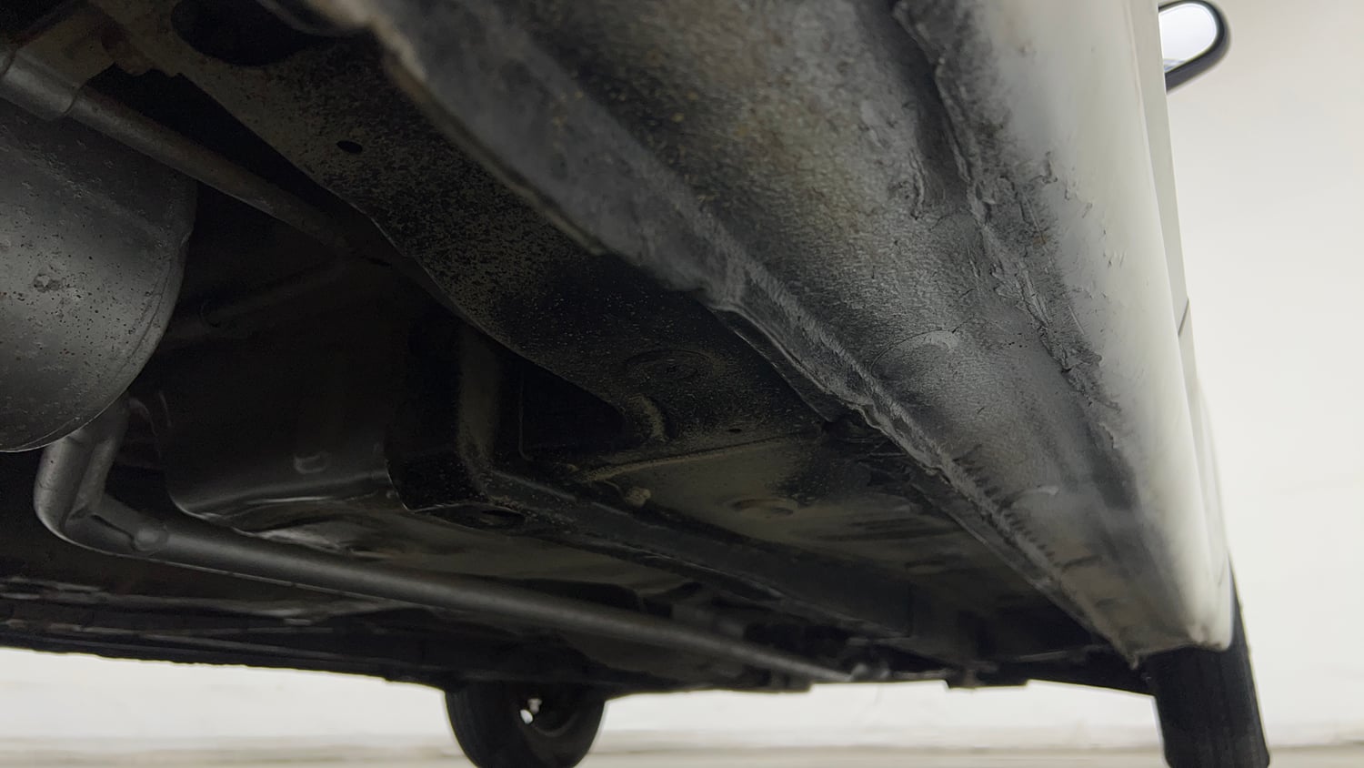Used 2016 Hyundai Eon Era + Petrol Manual extra REAR RIGHT UNDERBODY VIEW