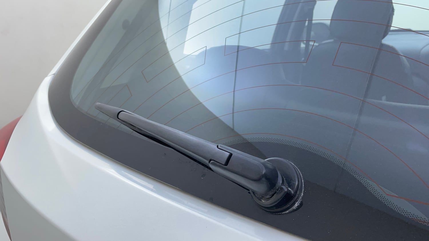 Used 2021 Tata Tiago XZ Plus Dual Tone Petrol Manual top_features Rear wiper