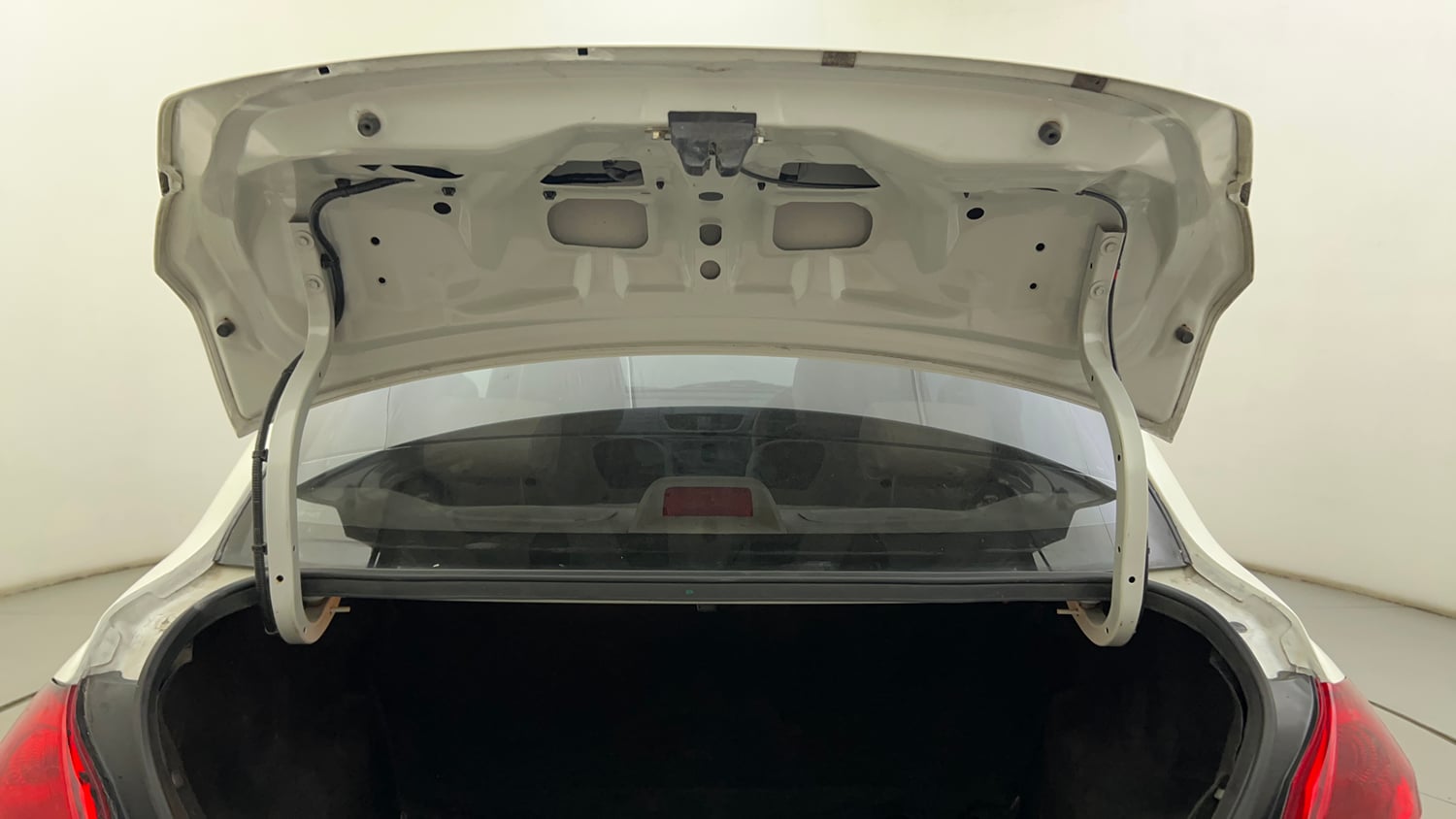 Used 2016 Maruti Suzuki Swift Dzire VXI Petrol Manual interior DICKY DOOR OPEN VIEW