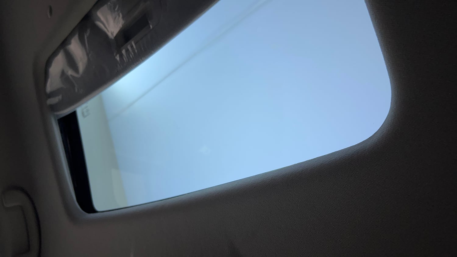Used 2023 Maruti Suzuki Brezza Zxi Dual Tone Petrol Manual top_features Sunroof