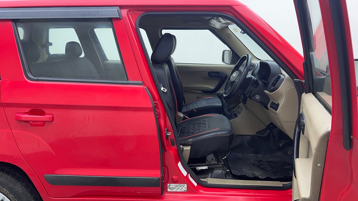 Used 2019 Mahindra TUV300 T6 Plus Diesel Manual interior RIGHT SIDE FRONT DOOR CABIN VIEW
