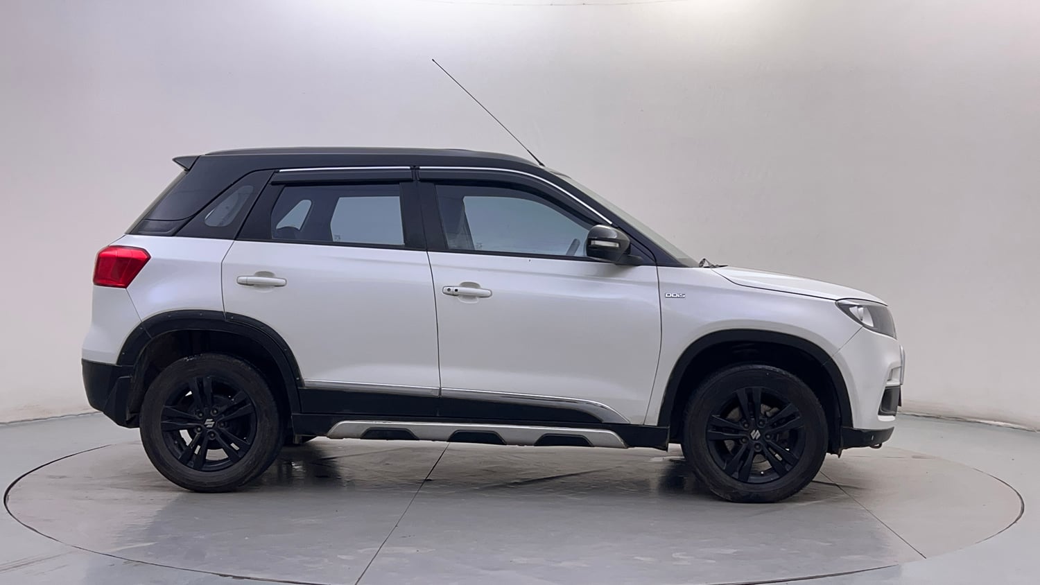 Used 2018 maruti-suzuki Vitara Brezza ZDi Plus AGS Diesel Automatic exterior RIGHT SIDE VIEW