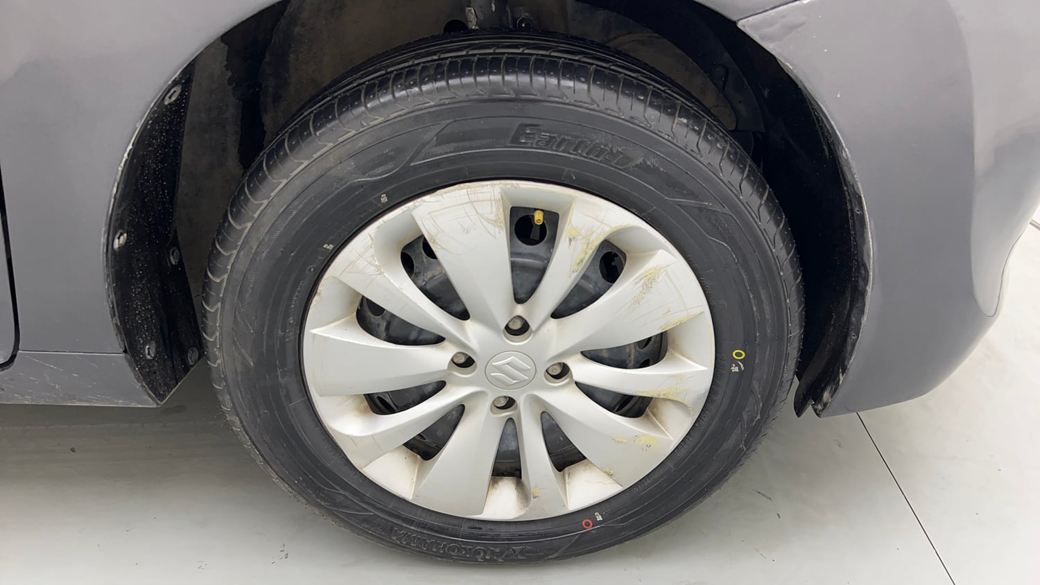 Used 2018 Maruti Suzuki Baleno Delta 1.3 Diesel Manual tyres RIGHT FRONT TYRE RIM VIEW