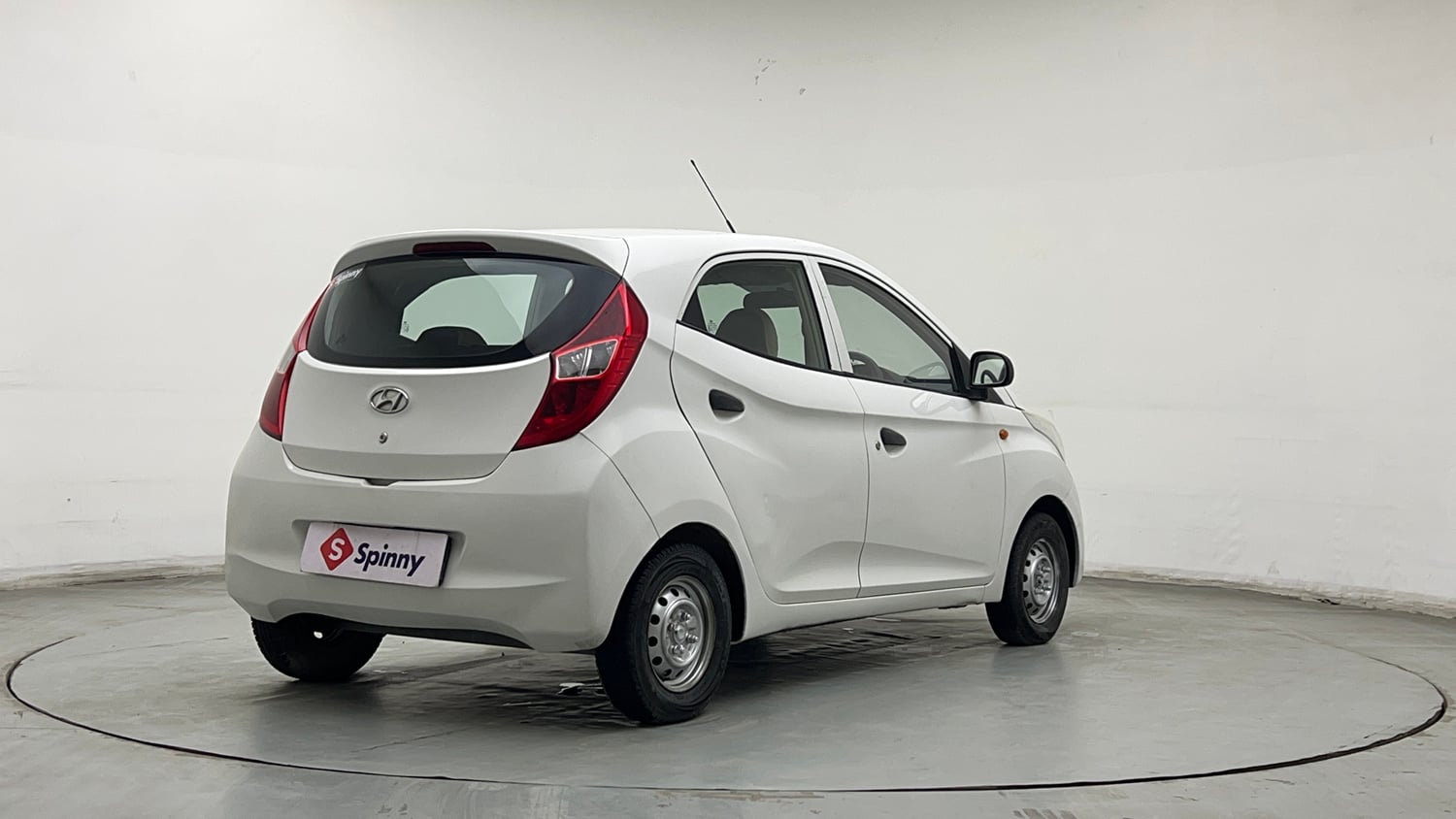 Used 2016 Hyundai Eon Era + Petrol Manual exterior RIGHT REAR CORNER VIEW