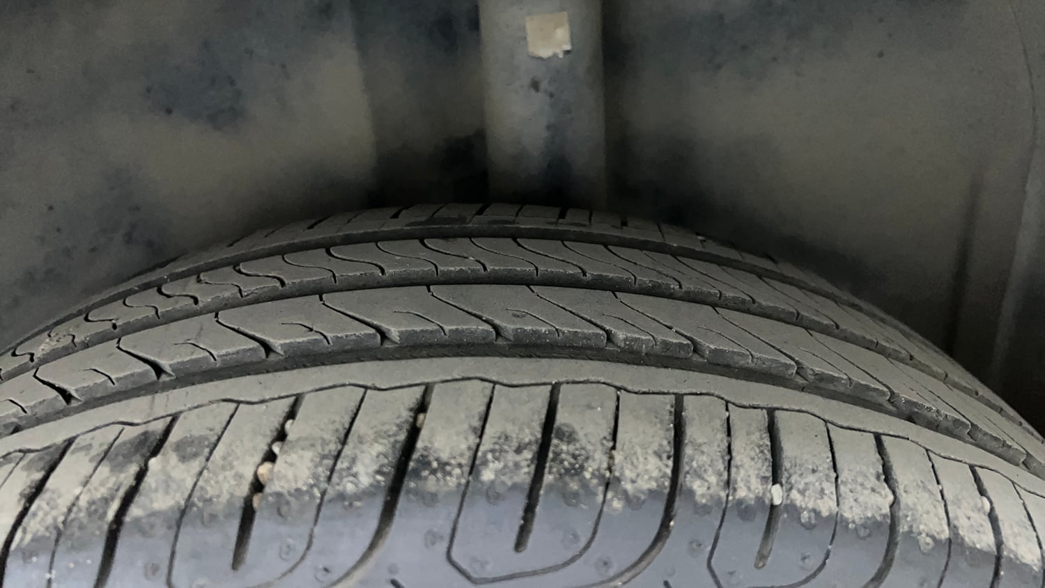 Used 2017 Volkswagen Ameo Highline1.2L (P) Petrol Manual tyres LEFT REAR TYRE TREAD VIEW