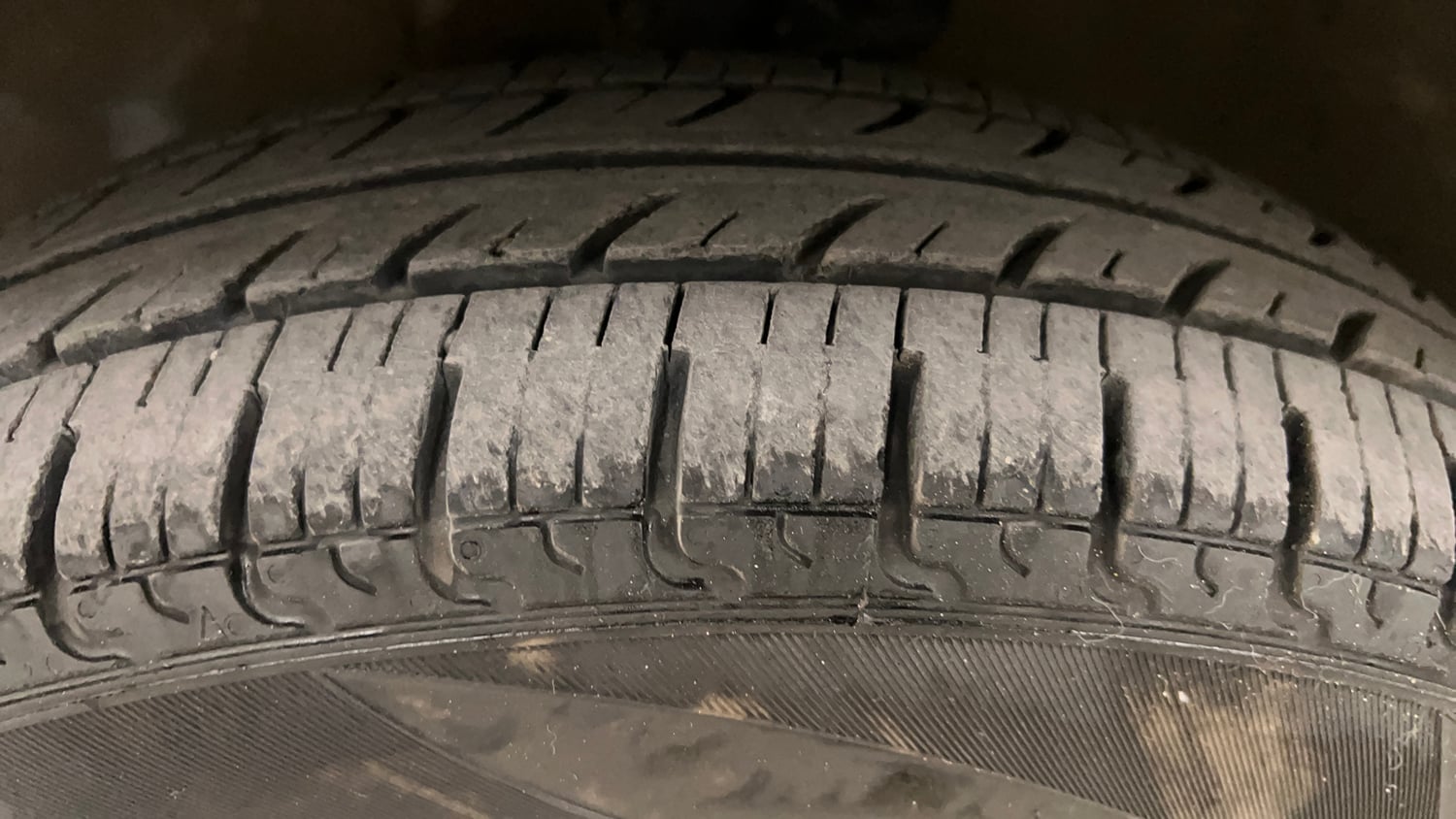 Used 2017 Maruti Suzuki Celerio LXi ABS Petrol Manual tyres LEFT FRONT TYRE TREAD VIEW