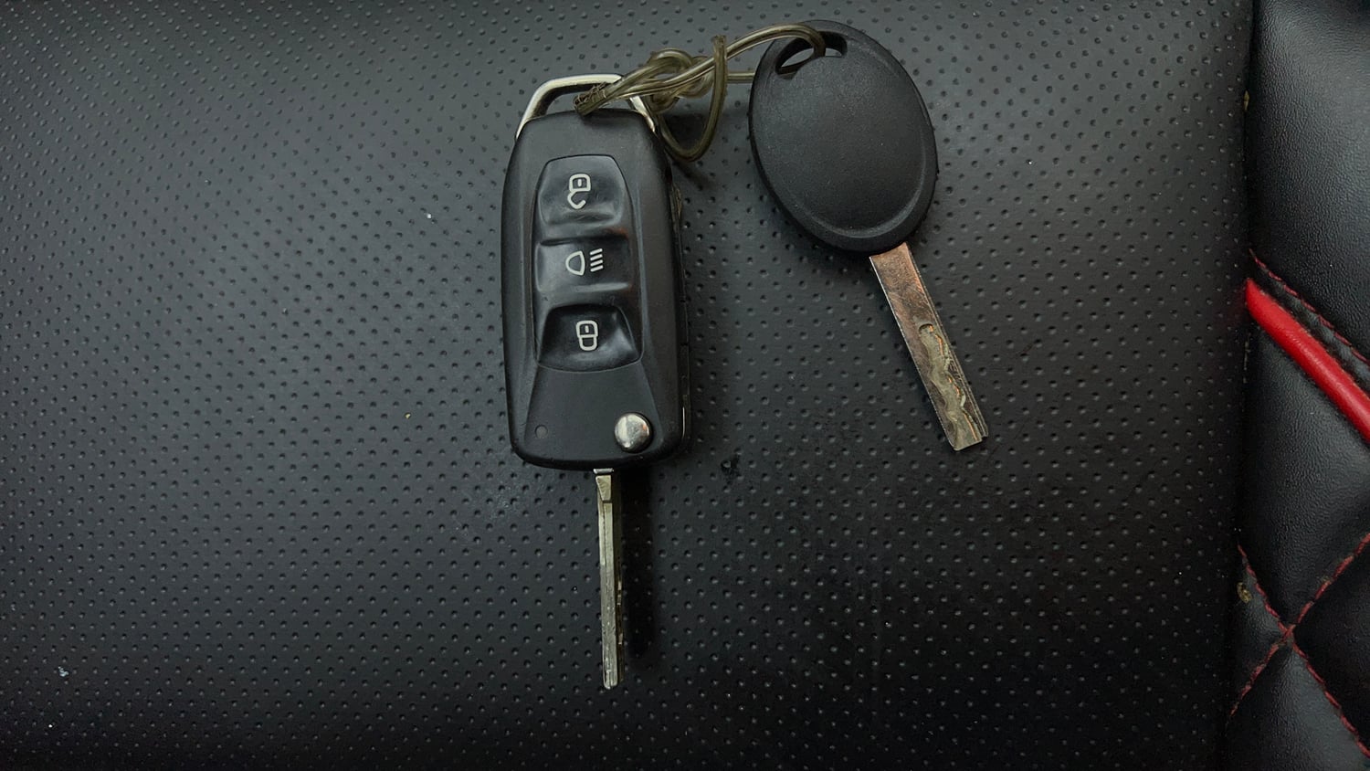 Used 2023 Tata Altroz XM Plus iCNG Cng Manual extra CAR KEY VIEW