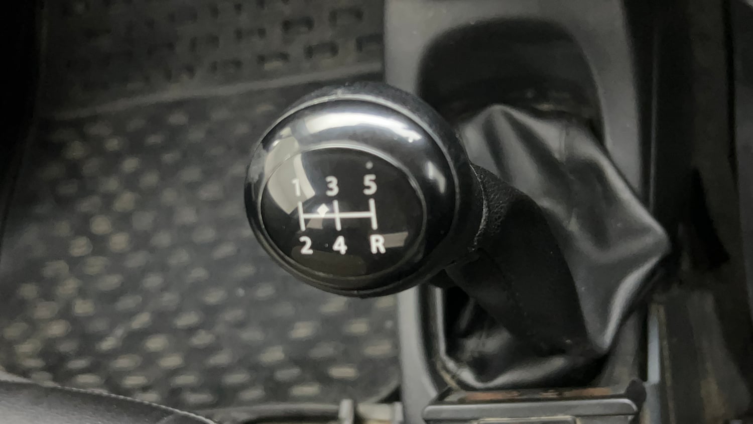 Used 2013 Maruti Suzuki Wagon R VXI Petrol Manual interior GEAR  KNOB VIEW