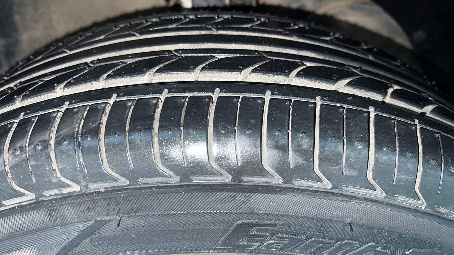Used 2018 Maruti Suzuki Baleno Delta 1.3 Diesel Manual tyres RIGHT FRONT TYRE TREAD VIEW