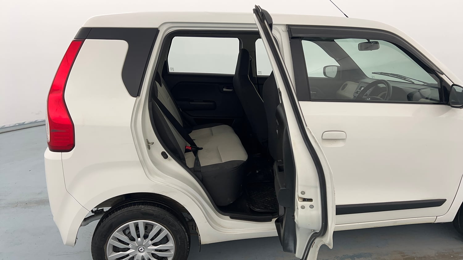 Used 2022 Maruti Suzuki Wagon R ZXI 1.2 Petrol Manual interior RIGHT SIDE REAR DOOR CABIN VIEW