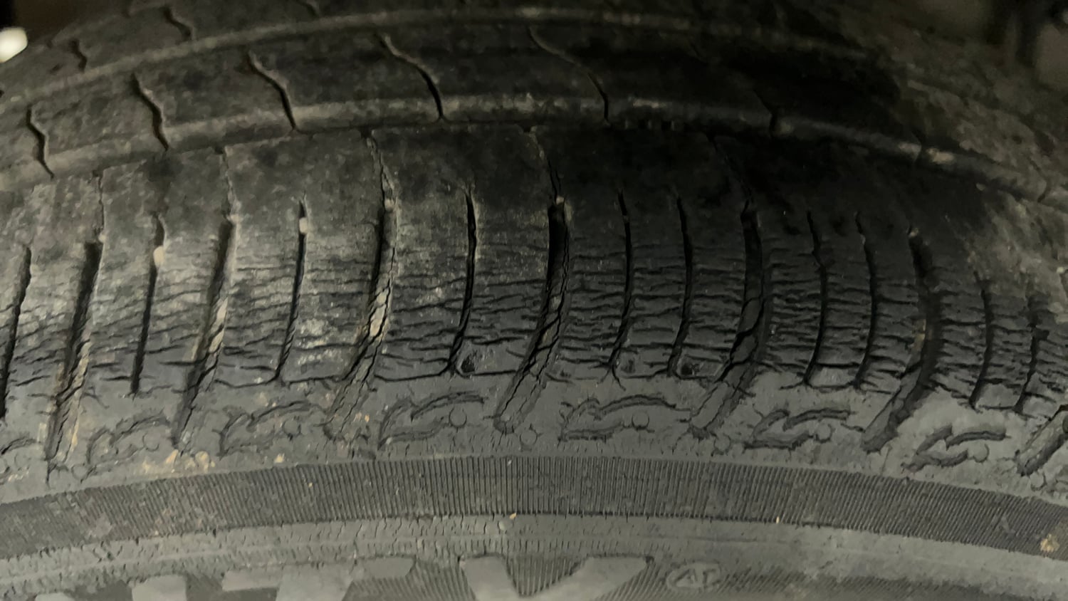 Used 2019 Tata Tiago Revotron XZ w/o Alloy Petrol Manual tyres RIGHT REAR TYRE TREAD VIEW