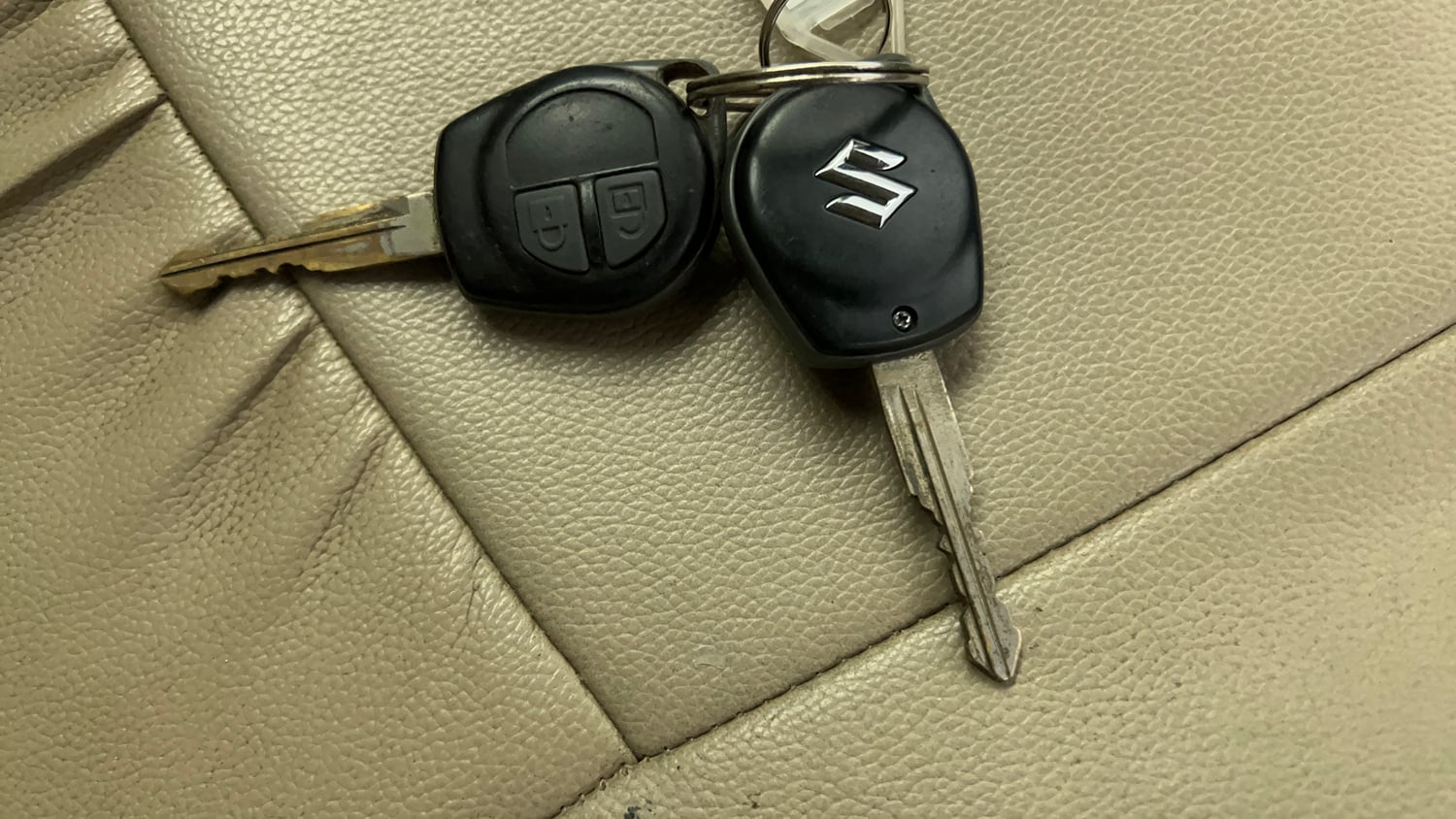 Used 2016 Maruti Suzuki Swift Dzire VXI Petrol Manual extra CAR KEY VIEW