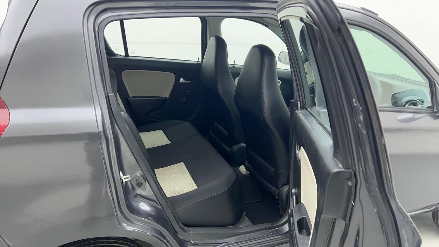 Used 2022 Maruti Suzuki Alto 800 LXi (O) CNG Cng Manual interior RIGHT SIDE REAR DOOR CABIN VIEW