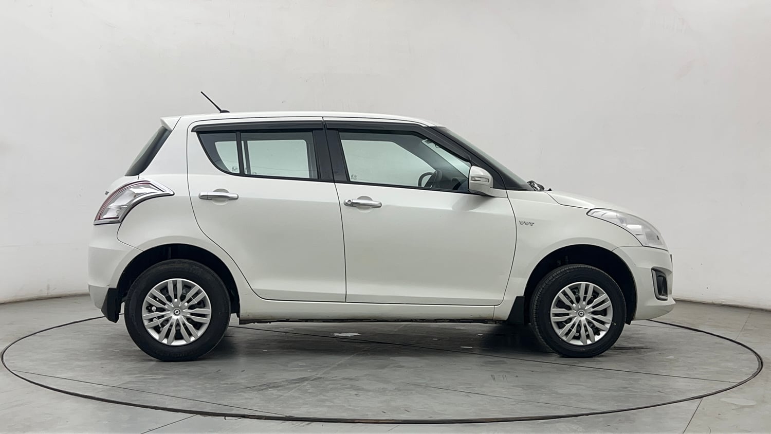 Used 2016 Maruti Suzuki Swift VXi Petrol Manual exterior RIGHT SIDE VIEW
