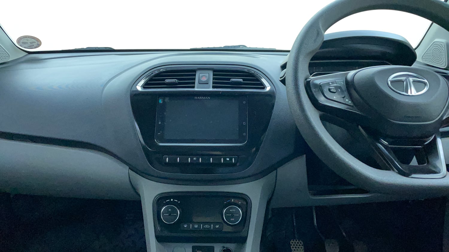 Used 2021 Tata Tiago XZ Plus Dual Tone Petrol Manual interior MUSIC SYSTEM & AC CONTROL VIEW