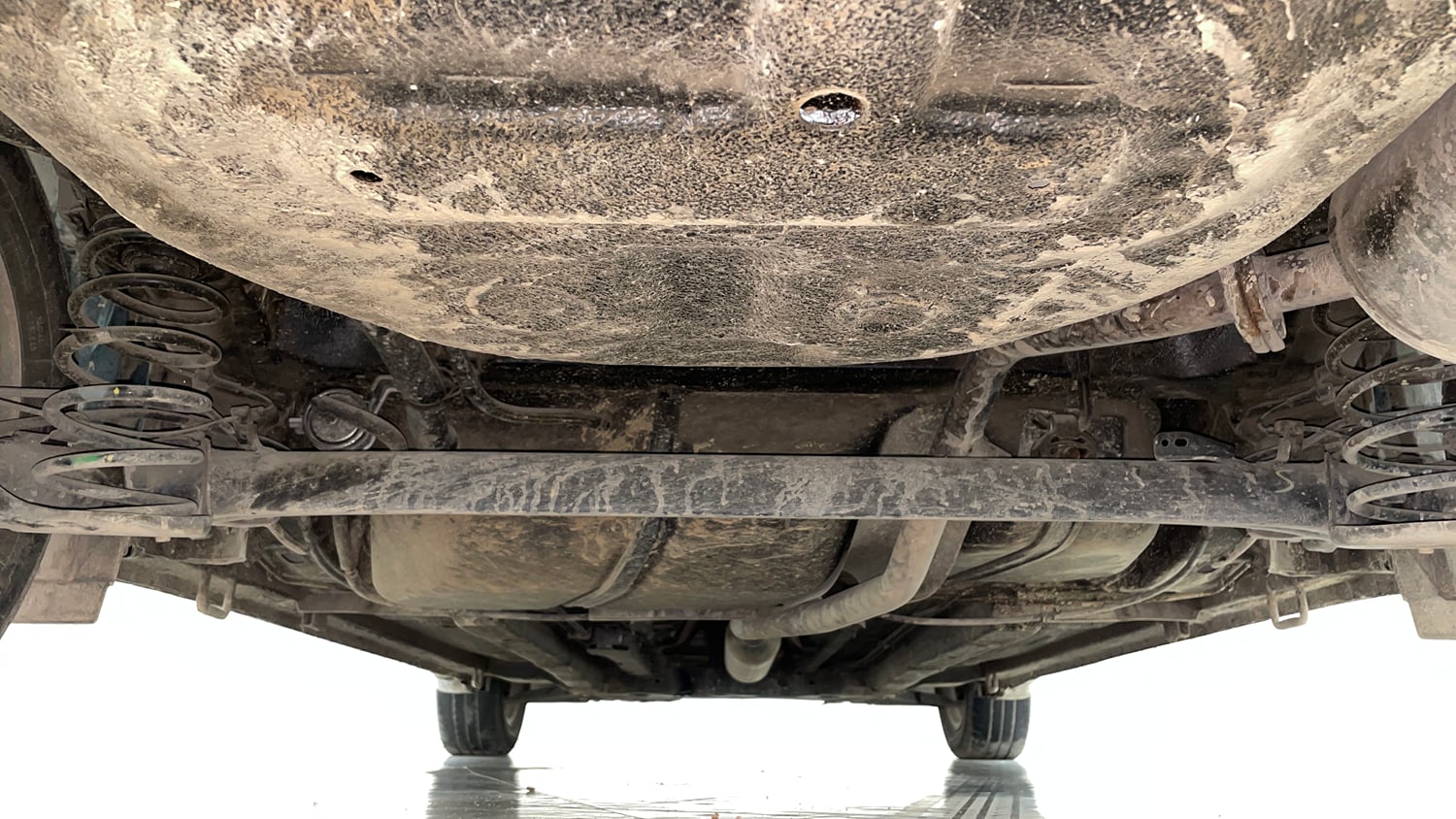 Used 2020 Maruti Suzuki Ciaz Delta Hybrid 1.5 AT Petrol Automatic extra REAR UNDERBODY VIEW (TAKEN FROM REAR)