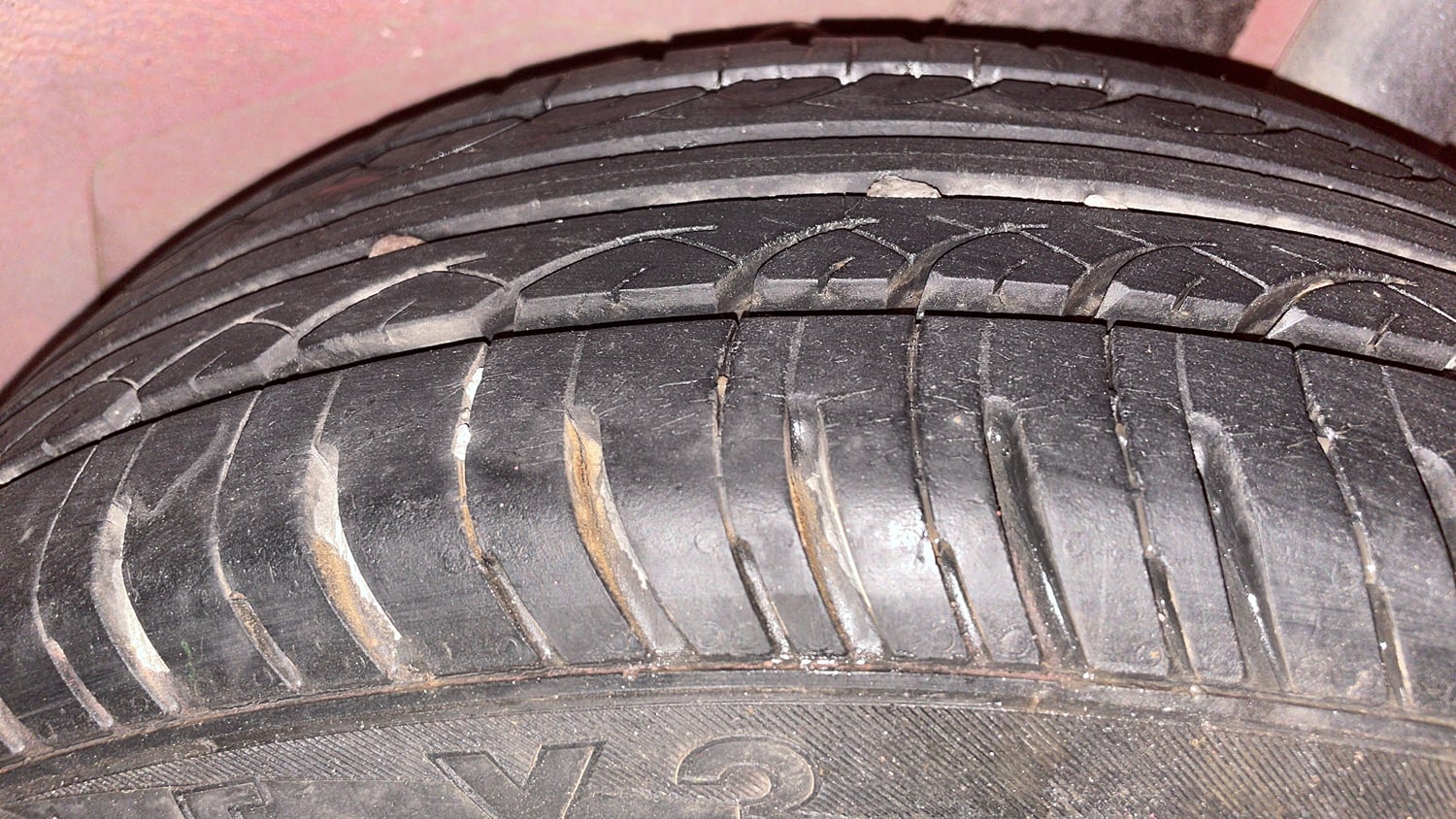Used 2012 Ford Figo Duratec Petrol ZXI 1.2 Petrol Manual tyres LEFT REAR TYRE TREAD VIEW