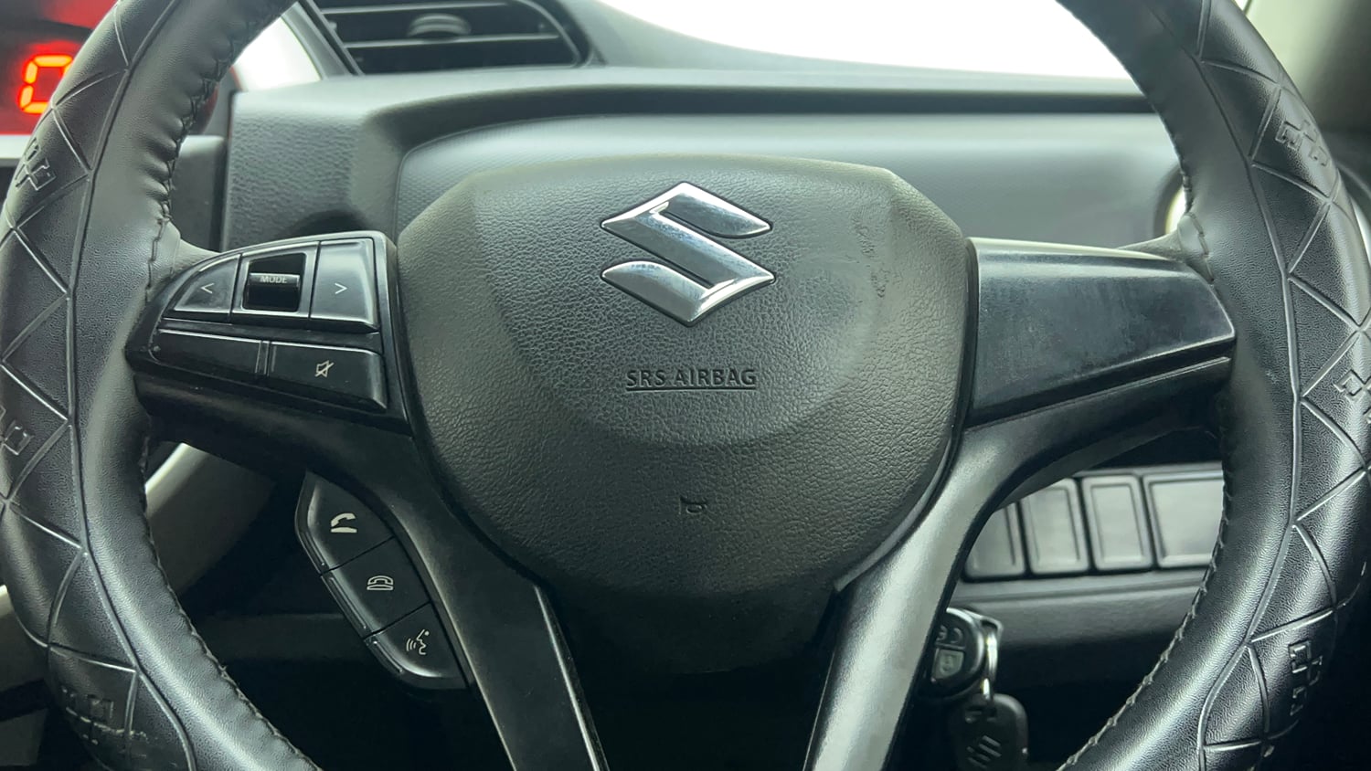 Used 2022 Maruti Suzuki S-Presso VXi Plus Petrol Manual top_features Steering mounted controls