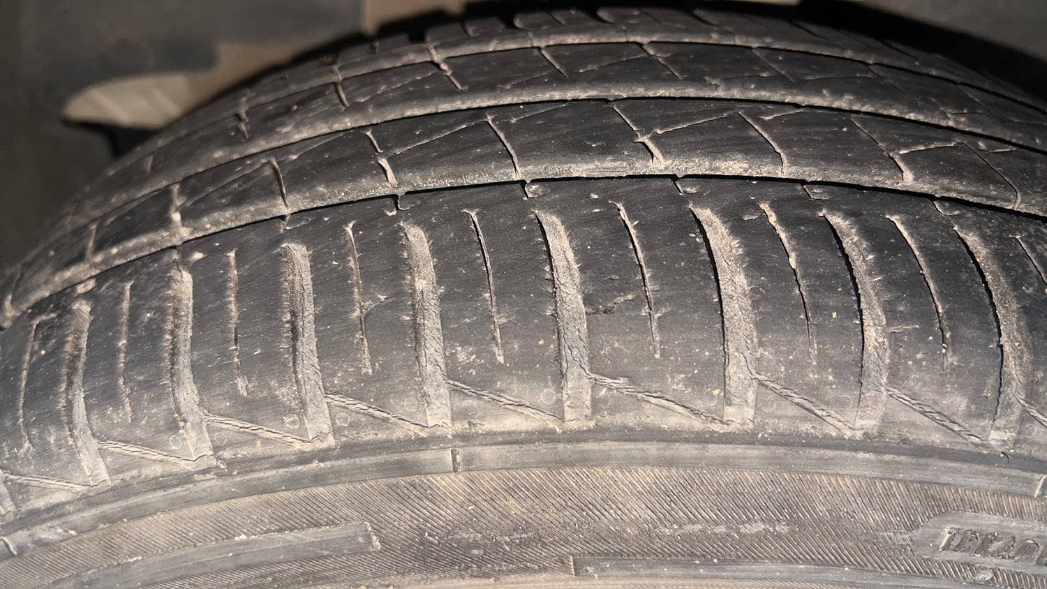 Used 2021 Renault Kwid CLIMBER 1.0 AMT Opt Petrol Automatic tyres LEFT FRONT TYRE TREAD VIEW