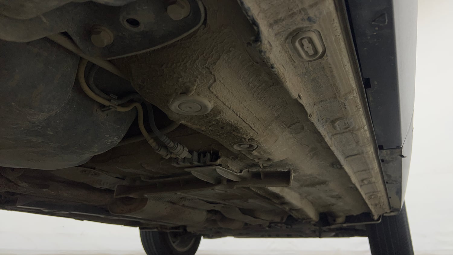 Used 2025 Skoda Kylaq Signature Plus AT Petrol Automatic extra REAR RIGHT UNDERBODY VIEW
