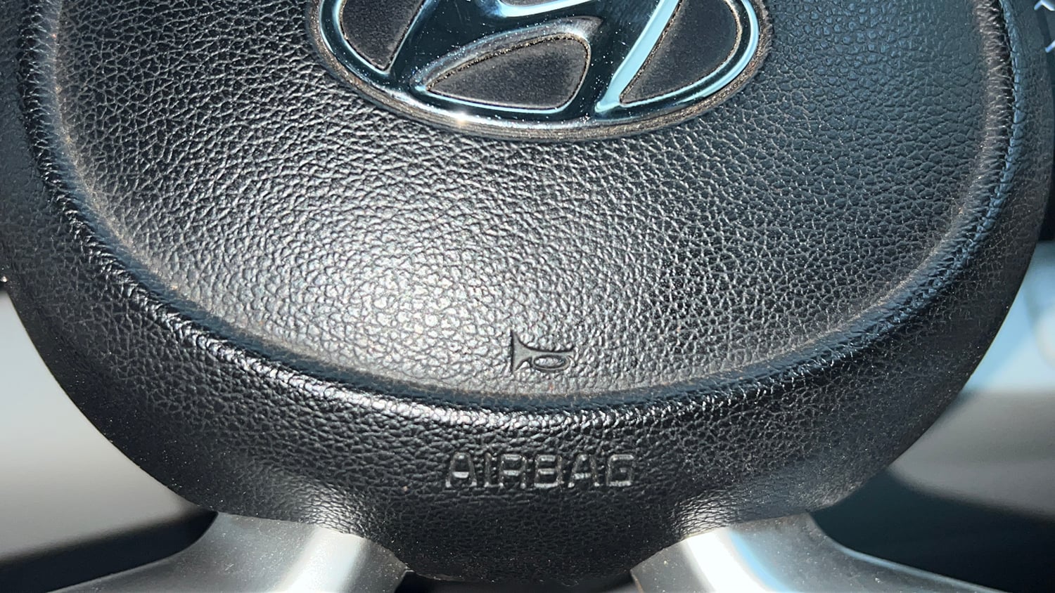 Used 2022 Hyundai Venue SX 1.2 Petrol Petrol Manual top_features Airbags