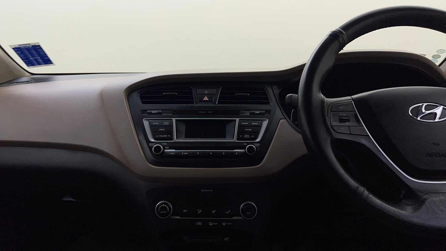 Used 2016 Hyundai Elite i20 Sportz 1.2 Petrol Manual interior MUSIC SYSTEM & AC CONTROL VIEW