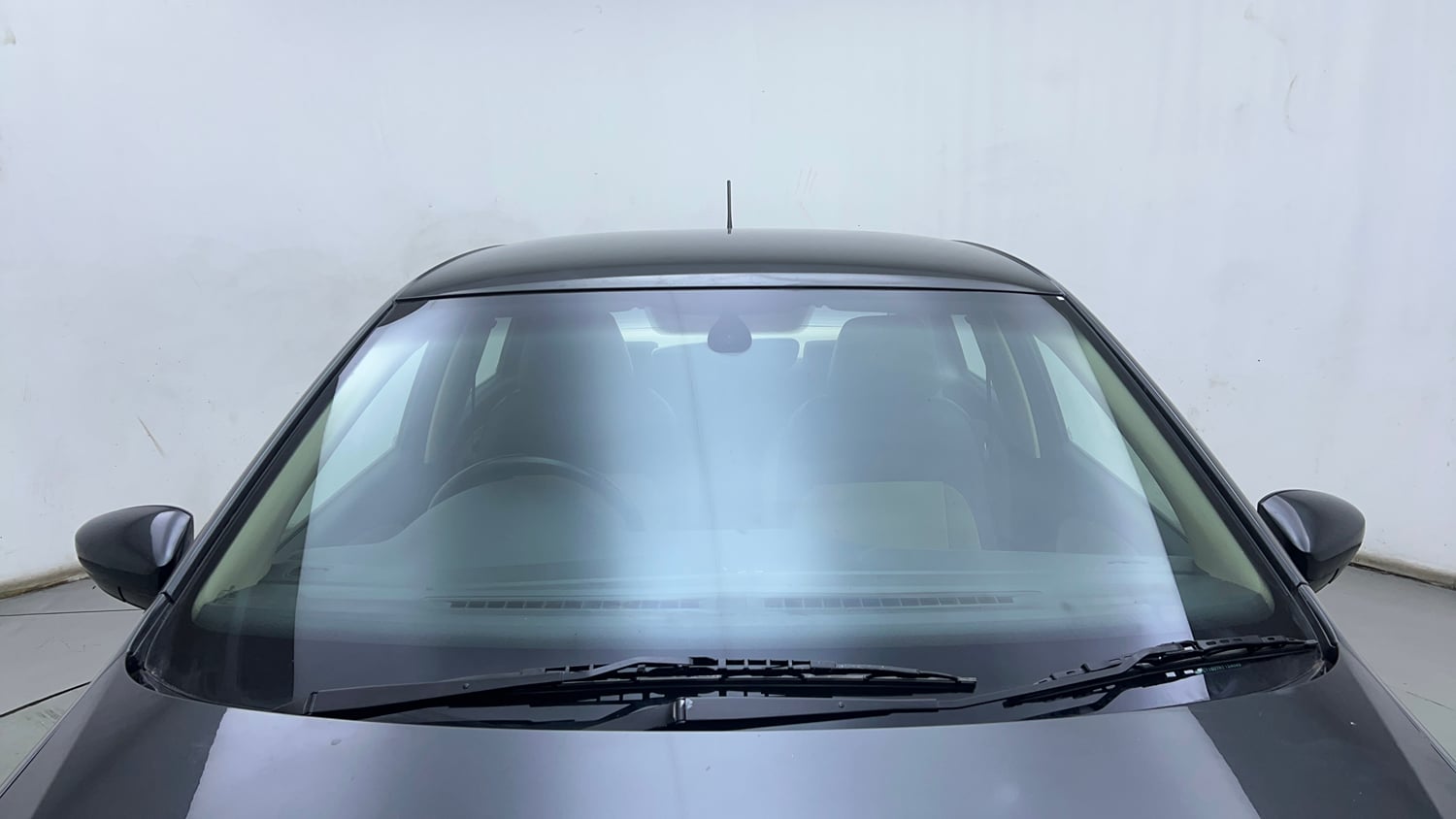 Used 2017 Volkswagen Ameo Highline1.2L (P) Petrol Manual exterior FRONT WINDSHIELD VIEW