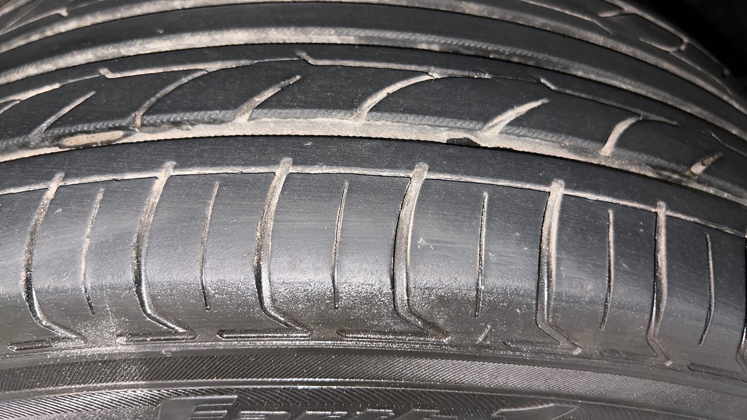 Used 2018 maruti-suzuki Vitara Brezza ZDi Plus AGS Diesel Automatic tyres LEFT FRONT TYRE TREAD VIEW