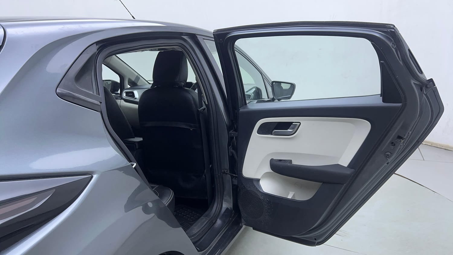 Used 2021 Tata Altroz XZ Petrol Petrol Manual interior RIGHT REAR DOOR OPEN VIEW