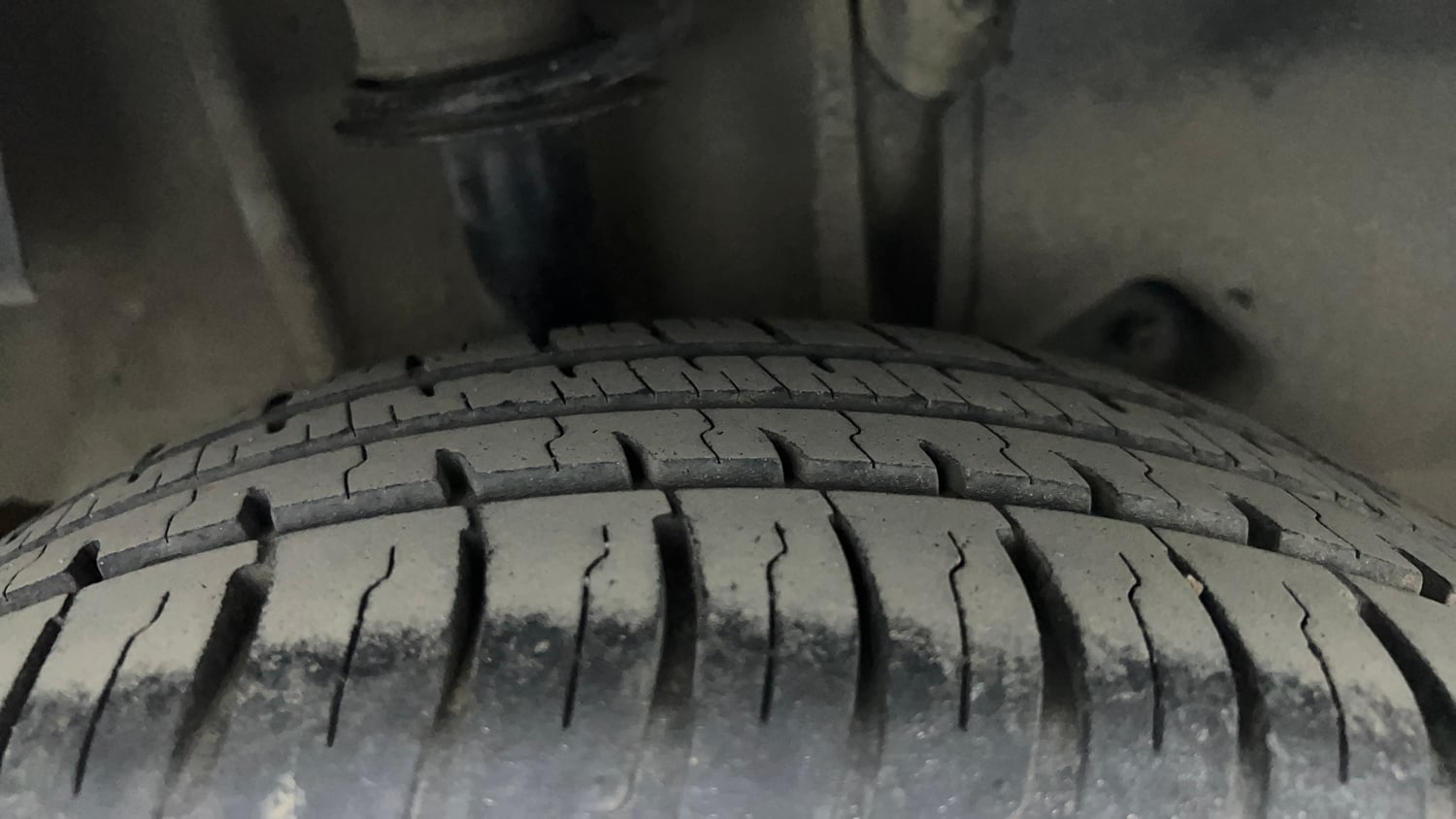 Used 2017 Tata Tiago Revotron XZ Petrol Manual tyres RIGHT REAR TYRE TREAD VIEW