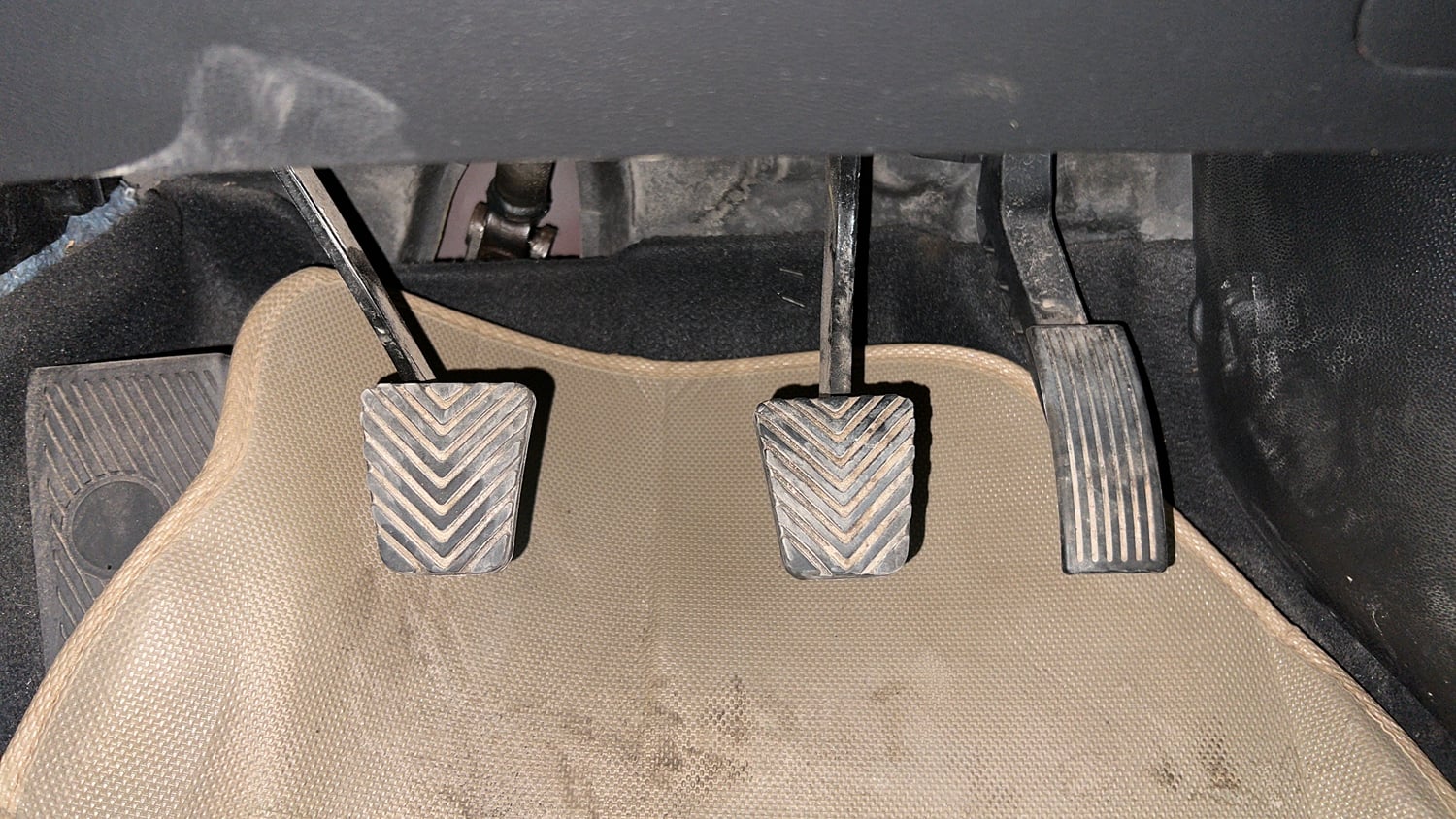 Used 2016 Hyundai Elite i20 Sportz 1.2 Petrol Manual interior PEDALS VIEW