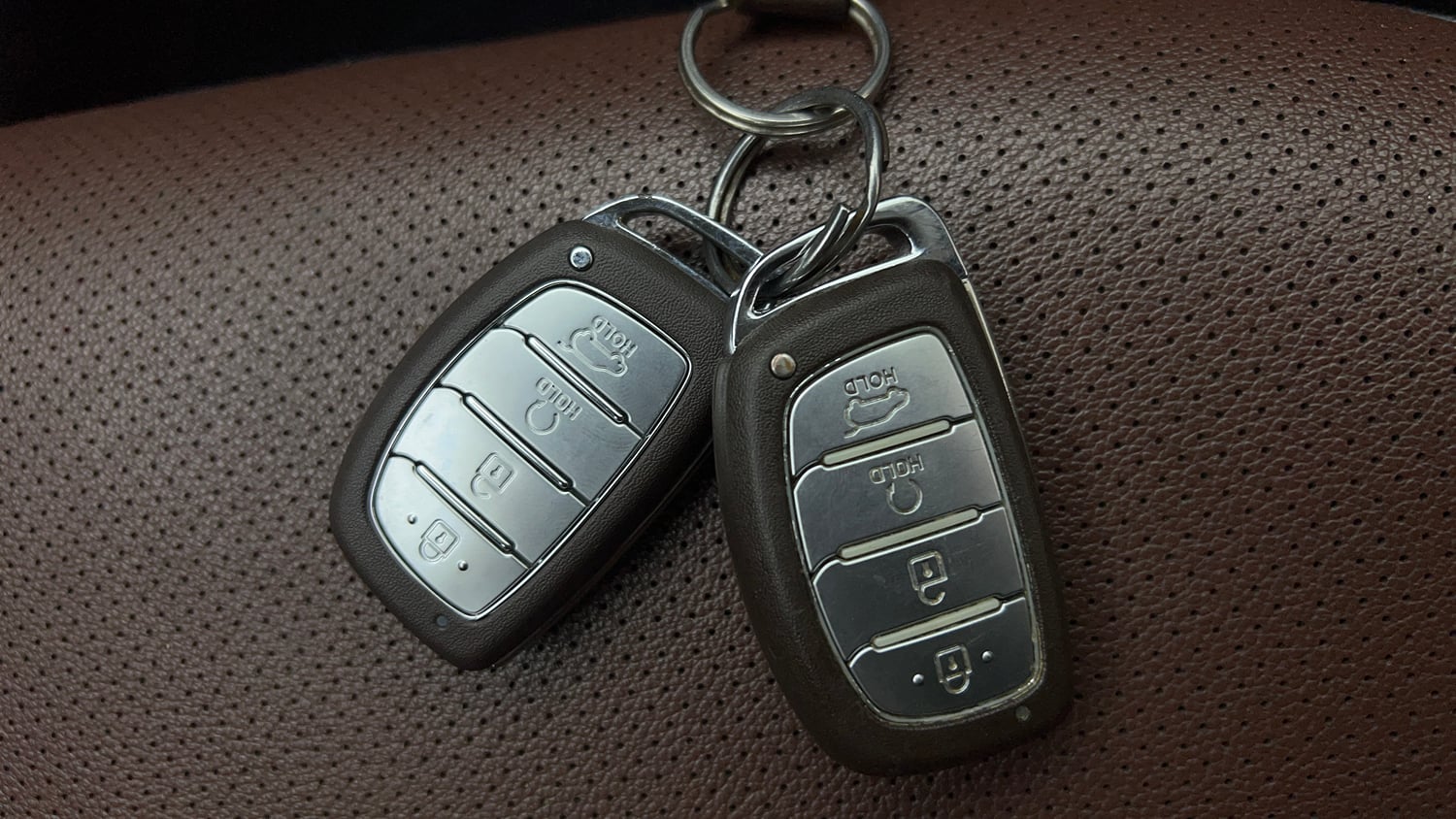 Used 2022 Hyundai Alcazar Platinum (O) 7 Seater 1.5 Diesel AT Diesel Automatic extra CAR KEY VIEW