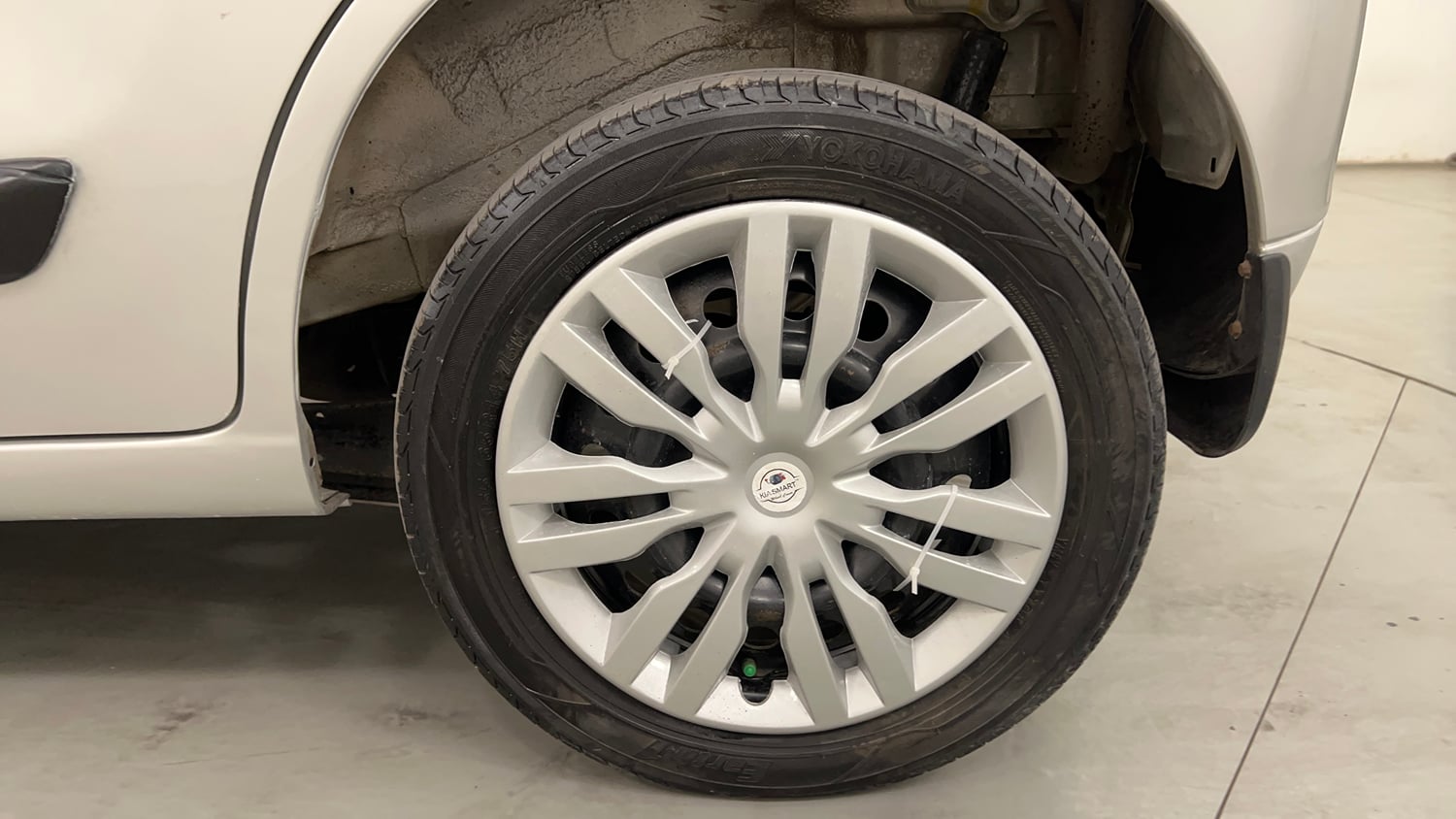 Used 2013 Maruti Suzuki Wagon R VXI Petrol Manual tyres LEFT REAR TYRE RIM VIEW