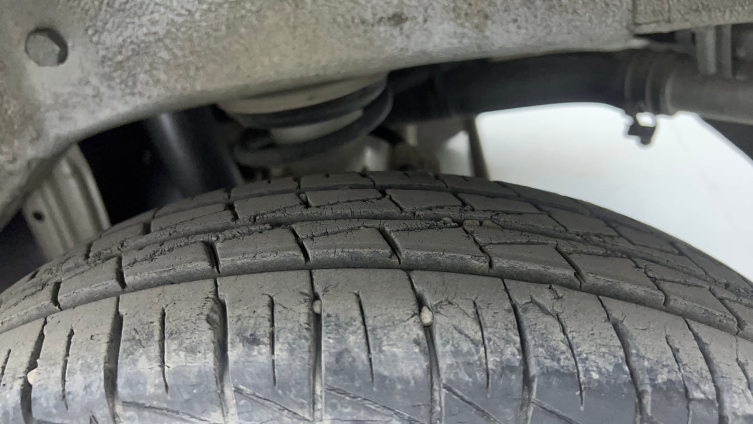 Used 2019 Maruti Suzuki Alto 800 LXi Petrol Manual tyres LEFT REAR TYRE TREAD VIEW
