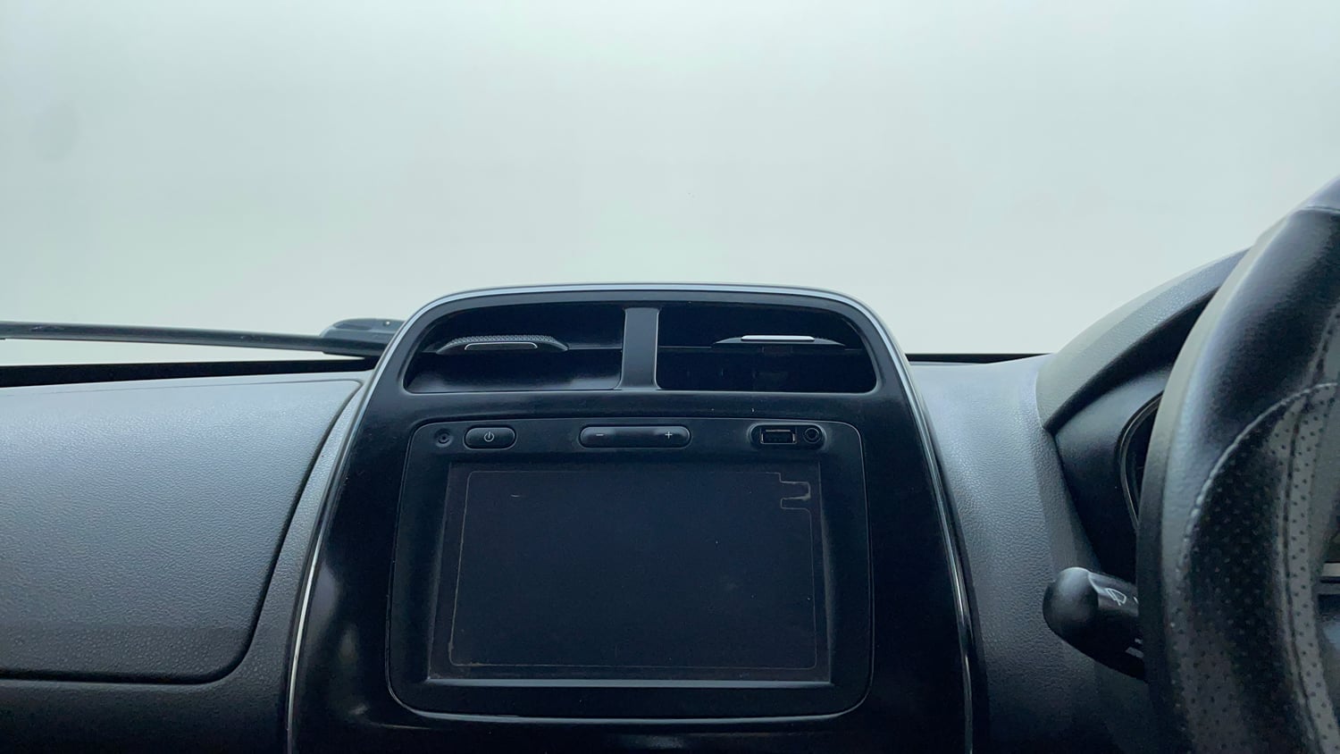 Used 2018 Renault Kwid 1.0 RXT AMT Opt Petrol Automatic top_features Touch screen infotainment system
