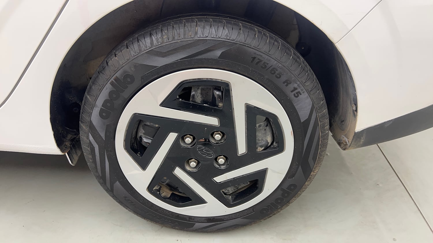 Used 2023 Hyundai Aura S 1.2 CNG Cng Manual tyres LEFT REAR TYRE RIM VIEW