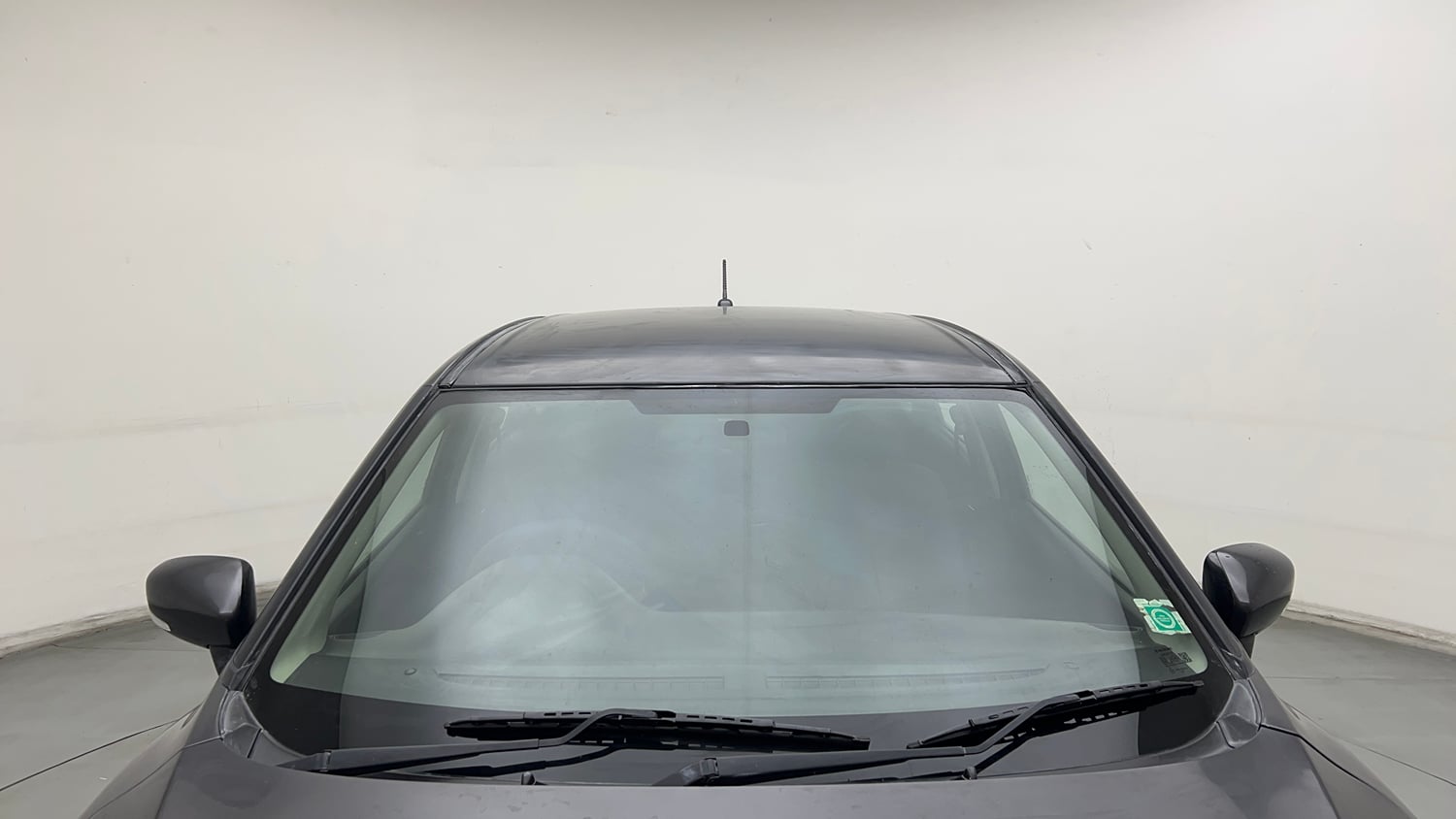 Used 2018 Maruti Suzuki Baleno Delta 1.3 Diesel Manual exterior FRONT WINDSHIELD VIEW