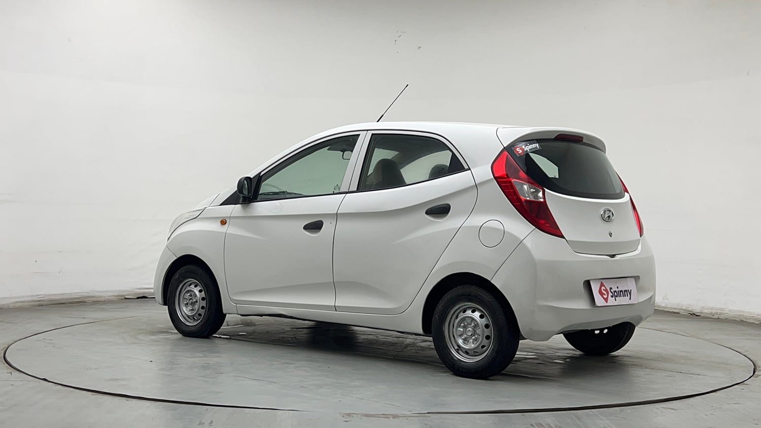 Used 2016 Hyundai Eon Era + Petrol Manual exterior LEFT REAR CORNER VIEW