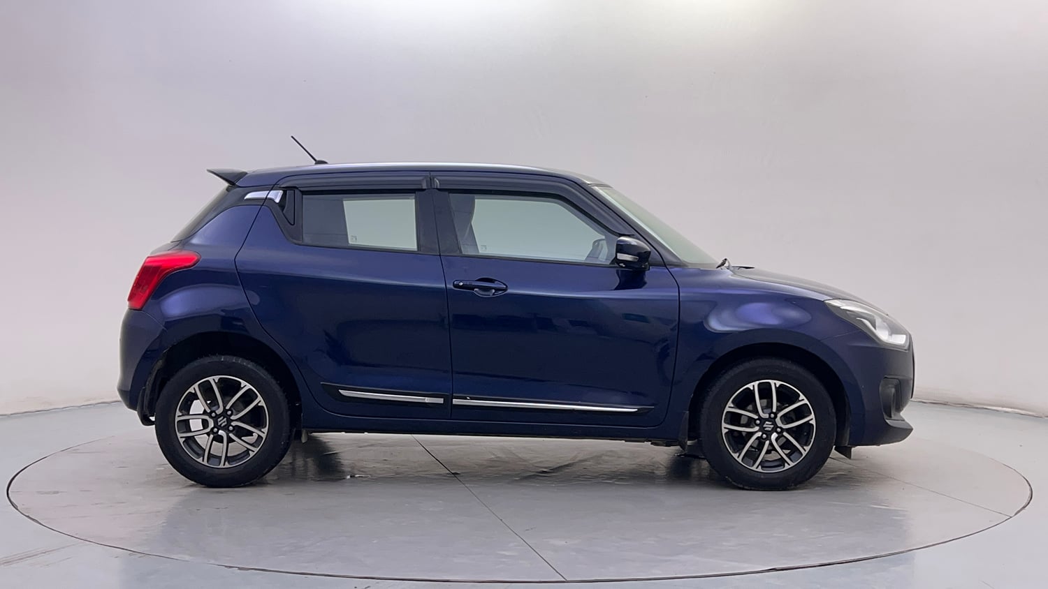 Used 2020 Maruti Suzuki Swift ZXi Plus AMT Petrol Automatic exterior RIGHT SIDE VIEW