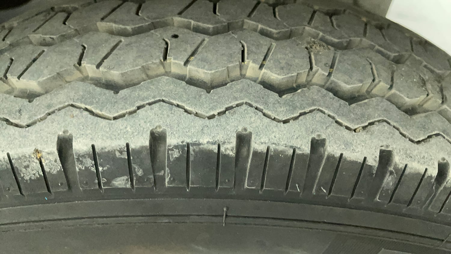 Used 2019 Maruti Suzuki Eeco 5 STR WITH A/C+HTR Petrol Manual tyres LEFT REAR TYRE TREAD VIEW