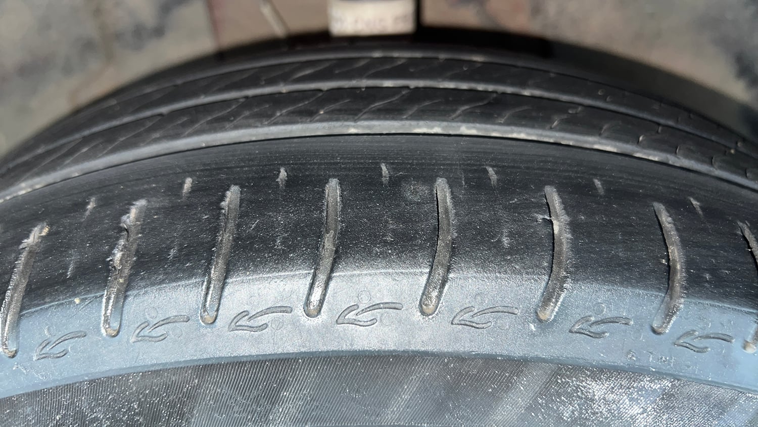 Used 2023 Tata Altroz XM Plus iCNG Cng Manual tyres RIGHT FRONT TYRE TREAD VIEW